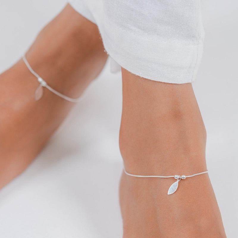 Minimal Leaf Charm Anklet