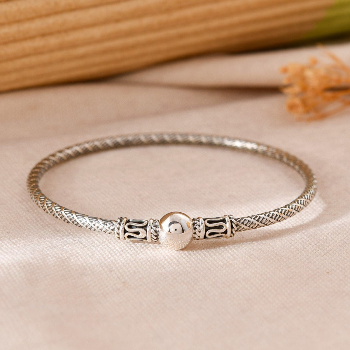 Arrow Design Silver Bangle Bracelet