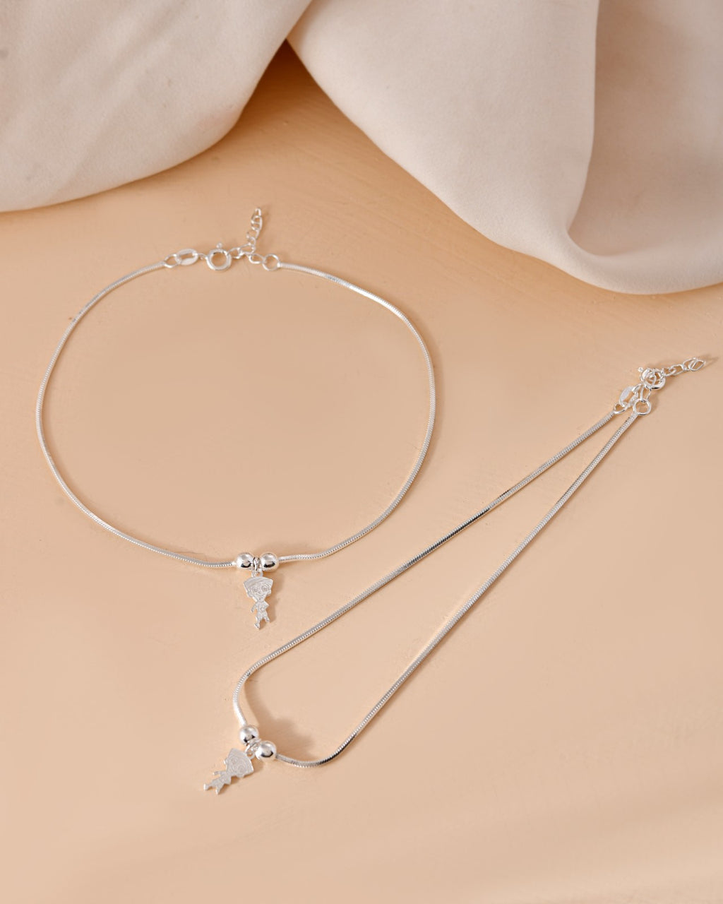 Minimal Silver Anklet with Dangling Charm