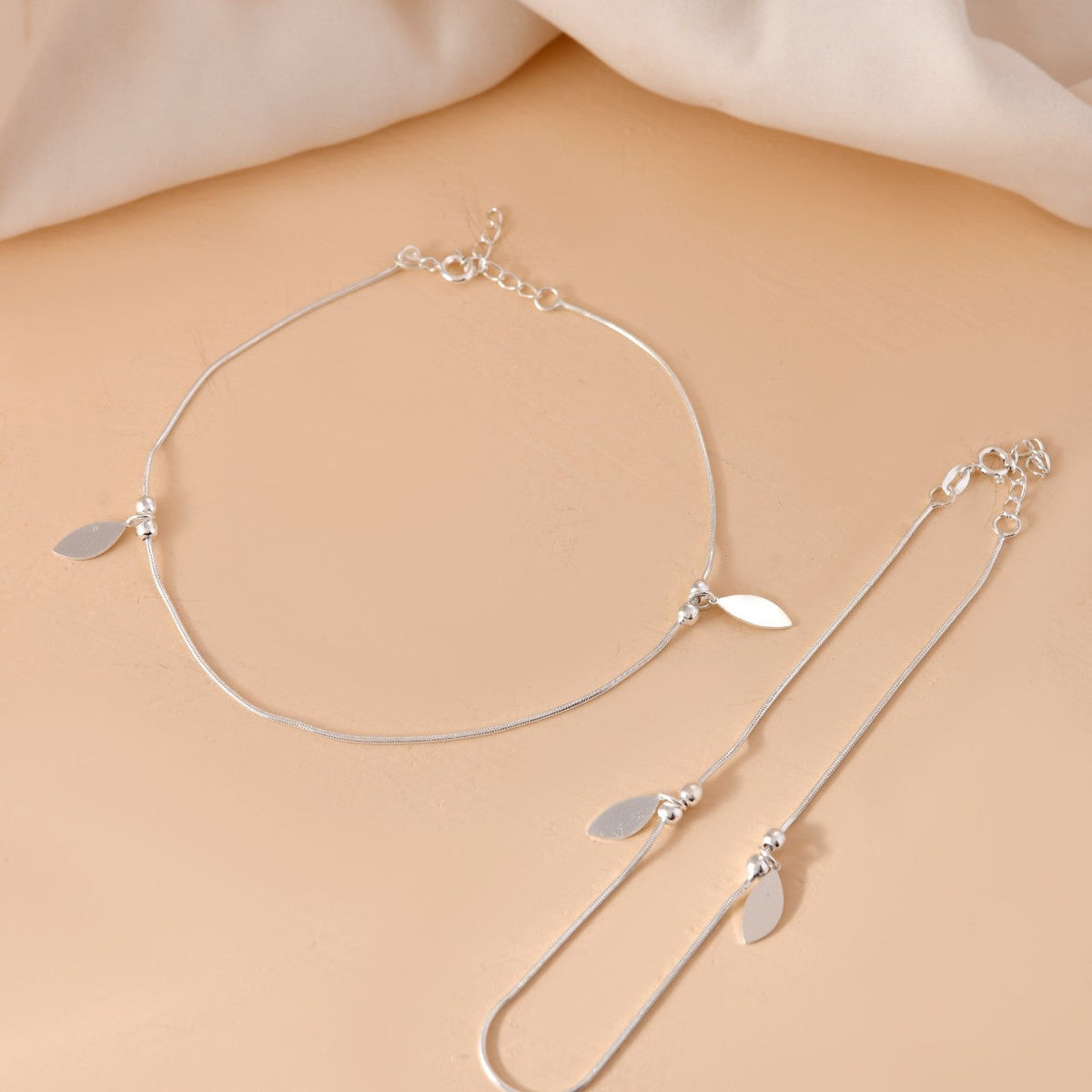 Minimal Leaf Charm Anklet