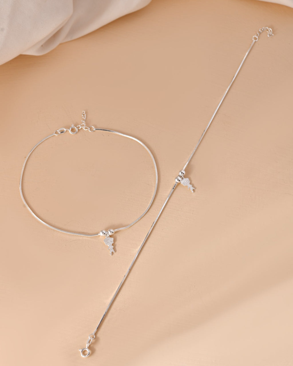 Minimal Silver Anklet with Dangling Charm